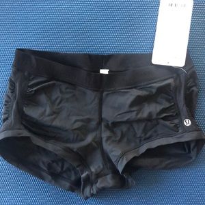 Lululemon hot set short black